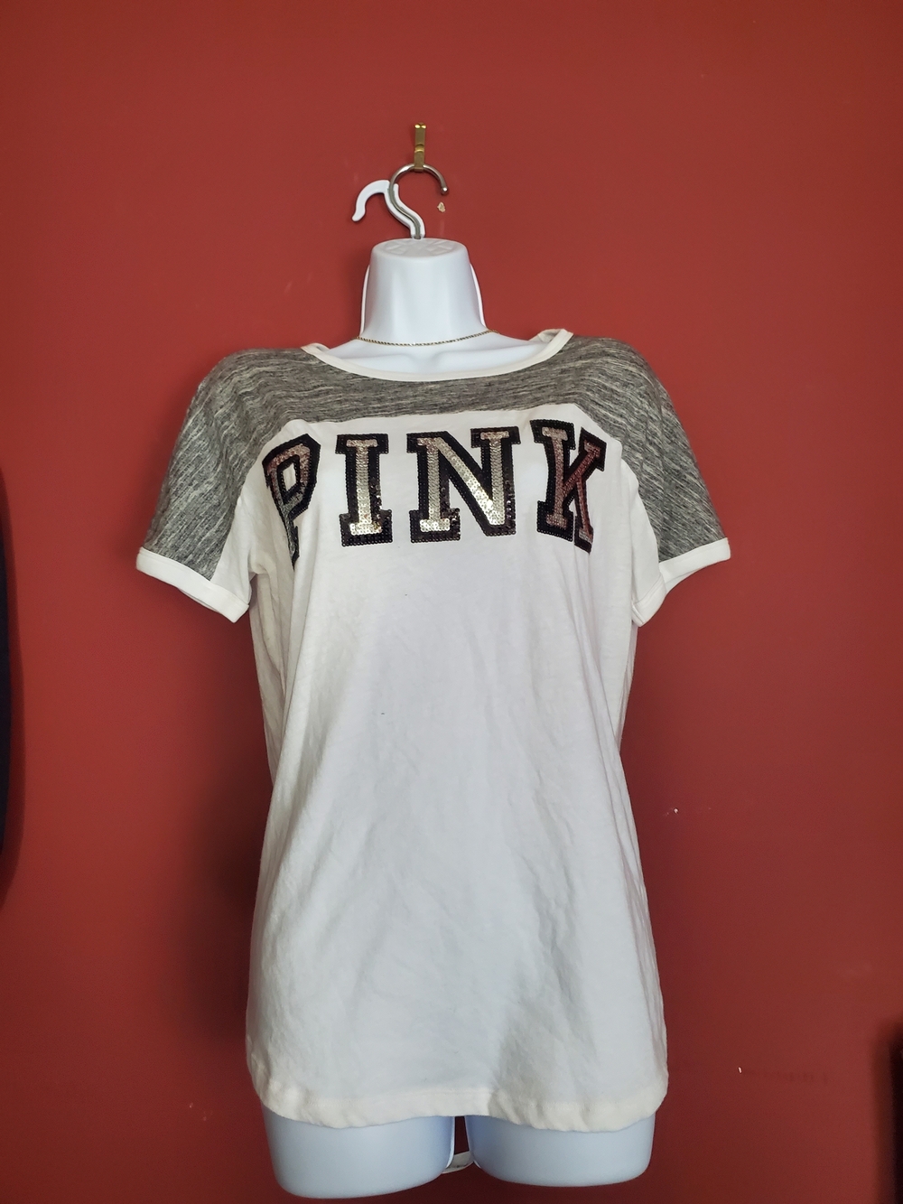 PINK Victoria's Secret Gray and White Tee Label